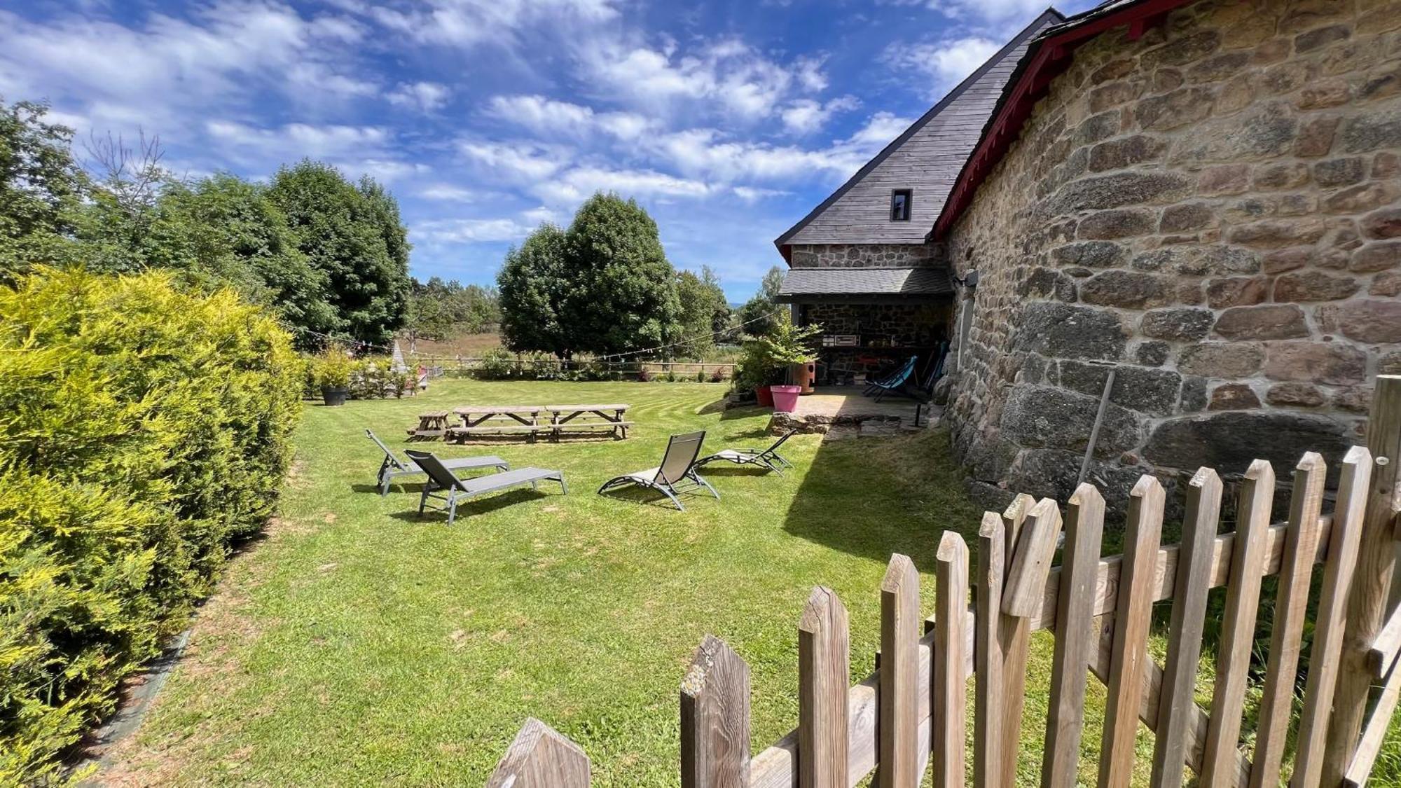 Bed and Breakfast La Grange De Grandviala La Chaze-de-Peyre Exterior foto